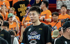 CBA男篮最新动态大揭秘！上海男篮夺冠后遭遇重罚，夺冠奖金数额曝光，上海队宣布顶薪续约张镇麟，广东男篮两名外援即将回归赛场