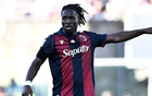 英超多支豪门对乔纳森-罗展开激烈争夺，博洛尼亚正式标价5000万欧元求购，这位年轻中场球员的未来引发广泛关注